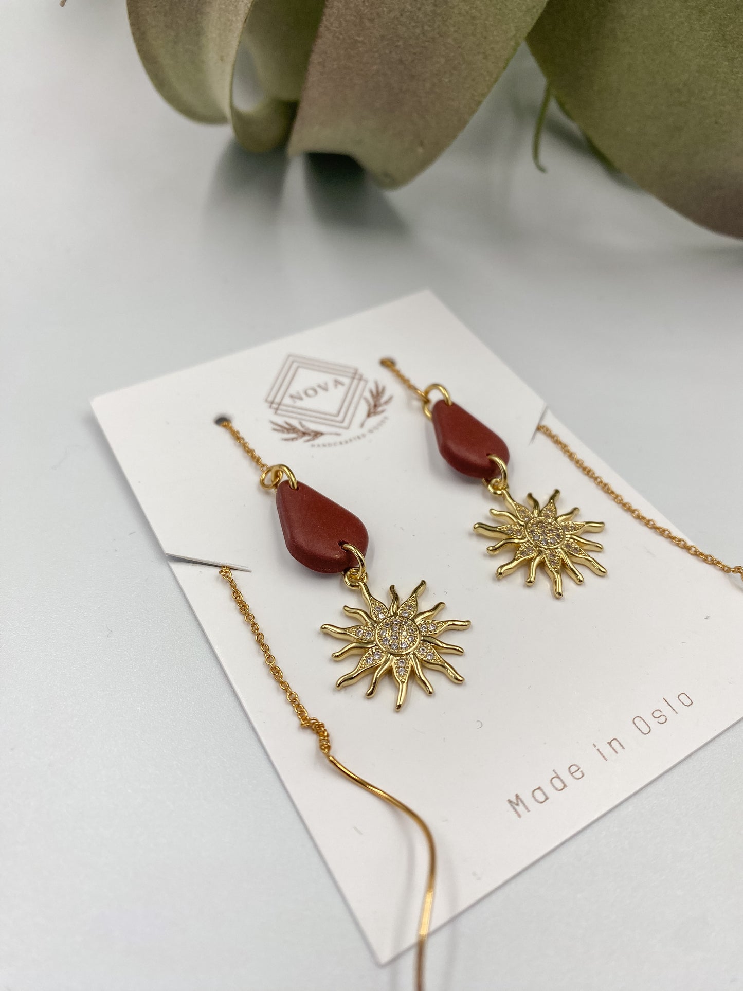 Clay & Sunshine Golden Ear Threaders